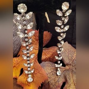 Stunning Vintage Clear Rhinestone Earrings Silvertone